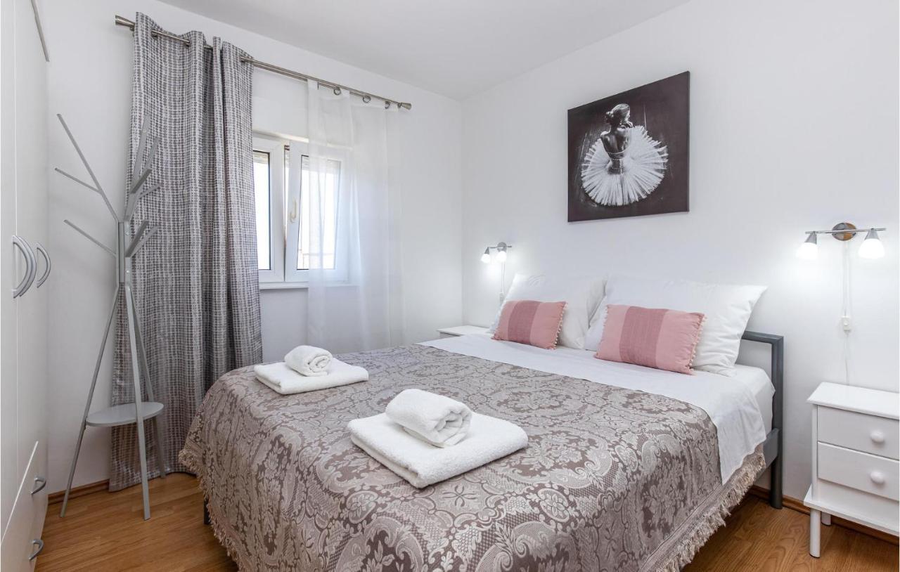 Amazing Apartment In Kostrena With 1 Bedrooms And Wifi Exterior foto